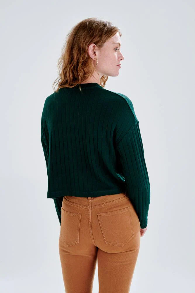 Chic forest green long sleeve sweater with cropped silhouette and minimalist ribbed design for effortless fashion looks.