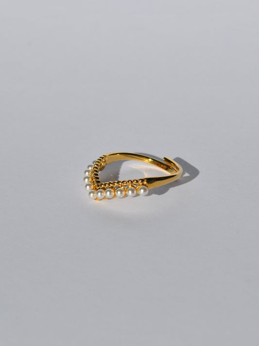 V-Shaped Pearl Ring