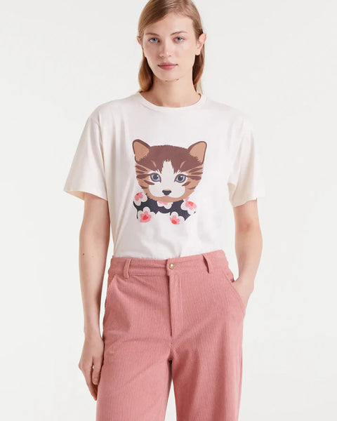 Women’s cute kitten graphic tee in white with short sleeves and relaxed fit for cat lovers and playful everyday fashion.
