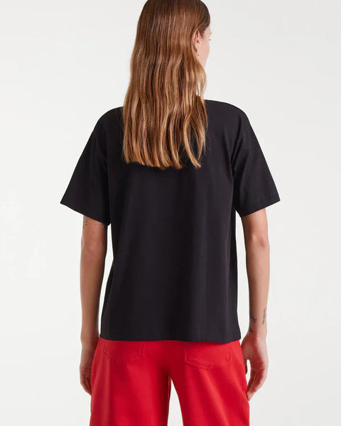 Women’s black slogan T-shirt featuring pink Ciao Amore graphic lettering for stylish casual and streetwear looks.