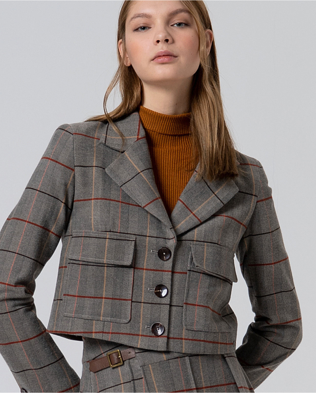 Cropped plaid blazer