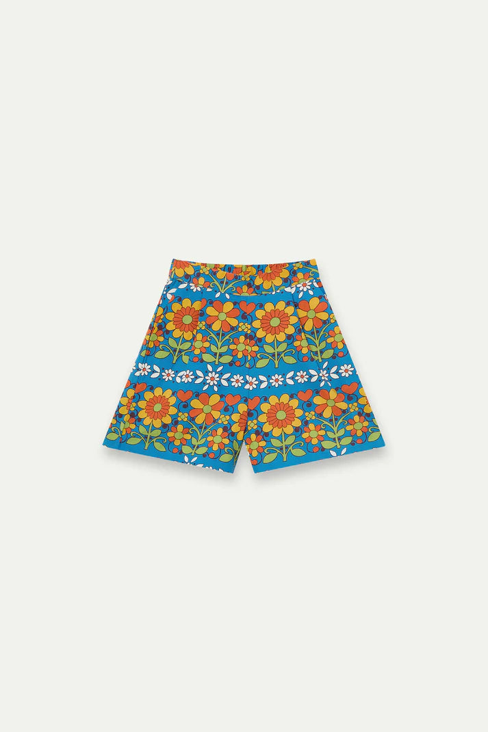 Women's colorful floral resort shorts with a retro daisy print, pull-on comfort and side pockets for beach days, travel and casual summer outfits.