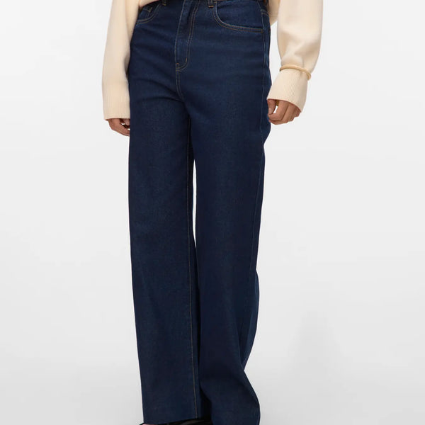 Women's full-length dark wash wide-leg jeans with high waist and classic denim details for versatile everyday wear.