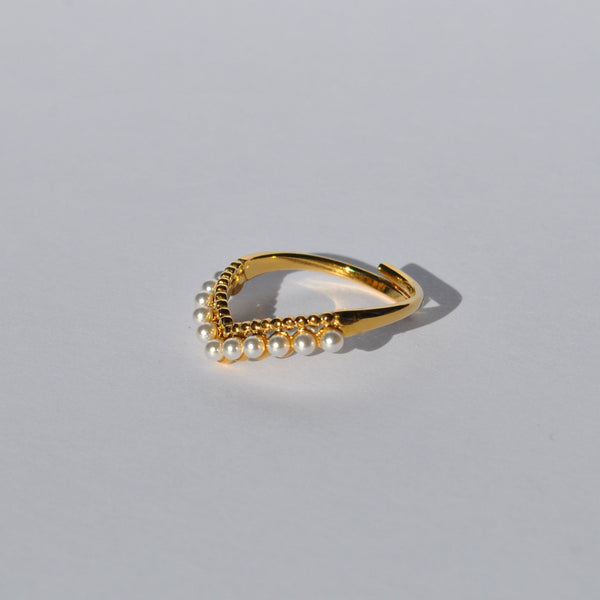 V-Shaped Pearl Ring