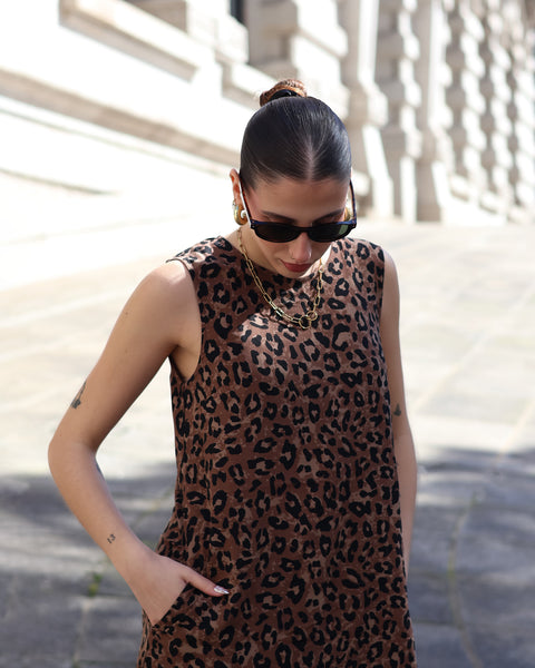 Chic leopard print casual dress with minimalist silhouette and versatile day-to-night styling.