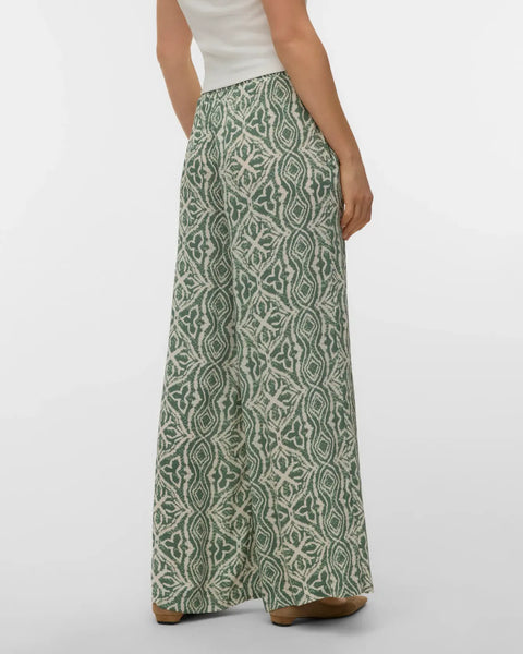 Women's bohemian print pants ideal for travel, brunch, beach vacations, and weekend wear.