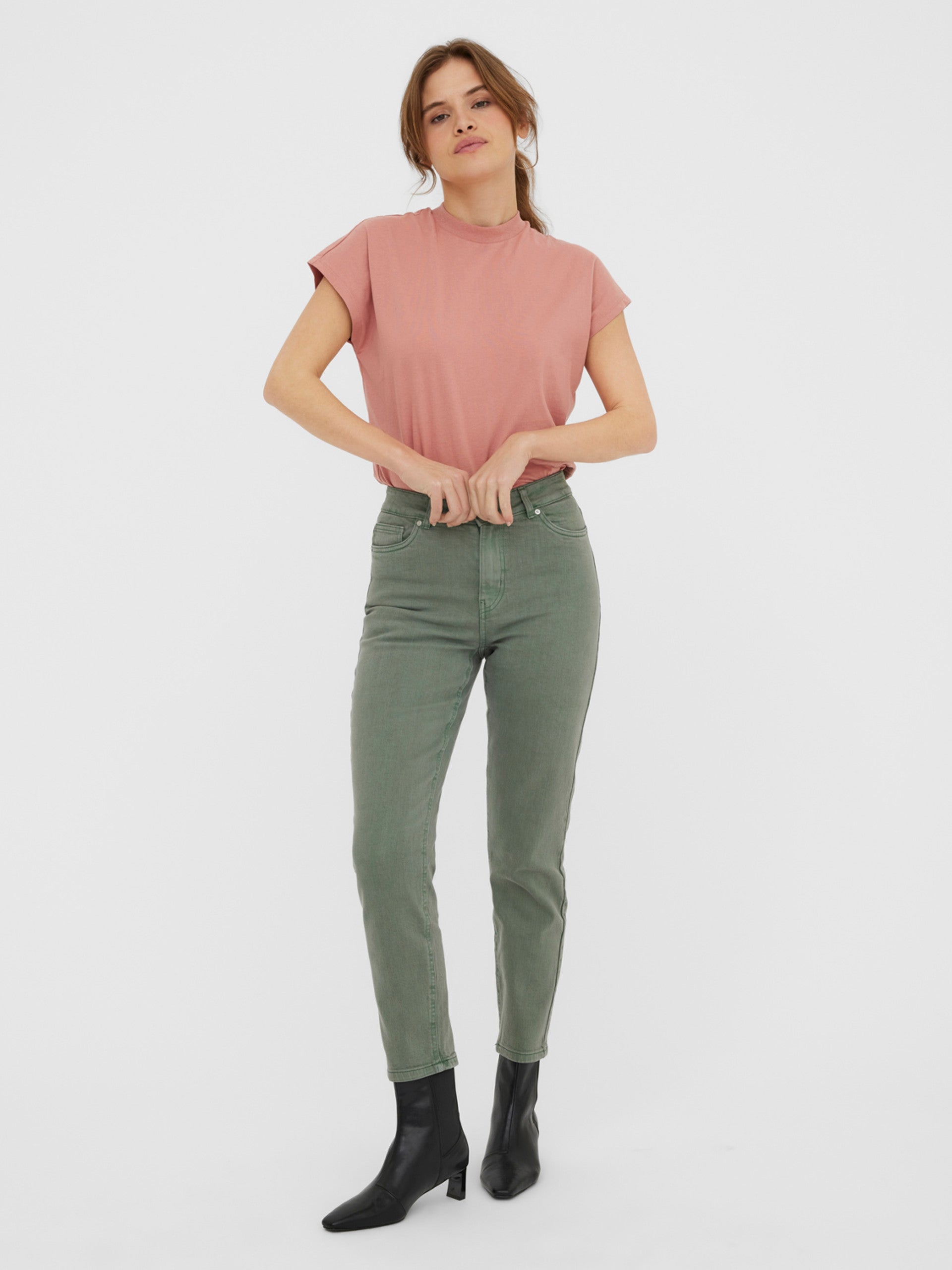Women's cropped ankle jeans in sage green with classic five-pocket denim construction.
