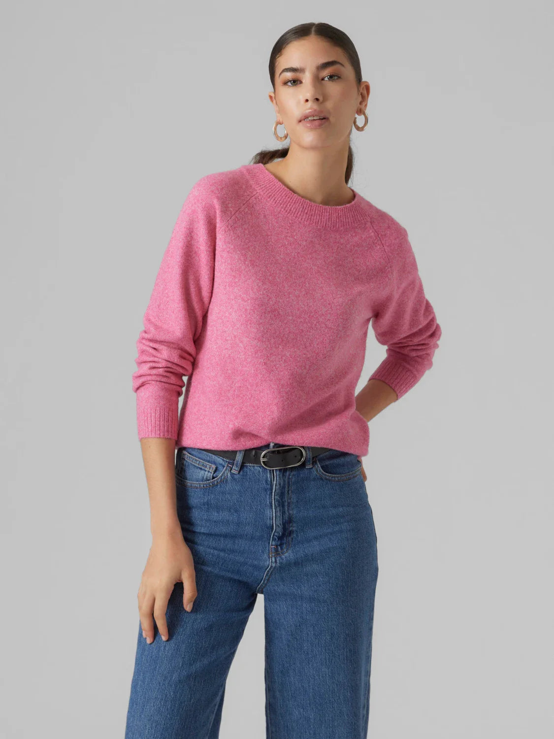 Elegant women’s light pink sweater with long sleeves and soft knit construction for effortless chic style.