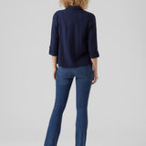 Women's versatile layering blazer combining comfort, structure, and elegance.