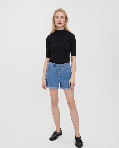 Comfortable everyday jean shorts in a light blue wash designed for effortless warm-weather outfits.