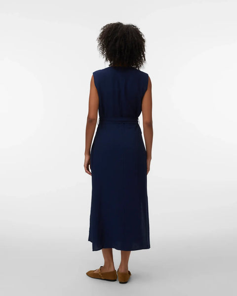 Stylish navy belted midi dress featuring utility pockets and lightweight fabric for office, travel, and summer occasions.