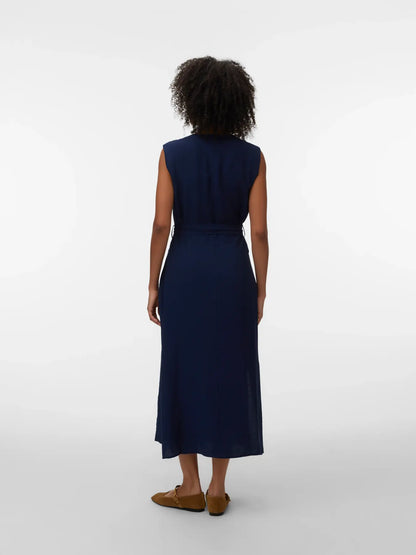 Stylish navy belted midi dress featuring utility pockets and lightweight fabric for office, travel, and summer occasions.