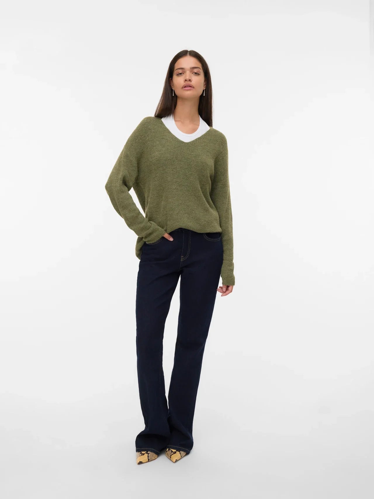 Women’s olive green V-neck sweater with relaxed fit and long sleeves for chic casual fall and winter outfits.