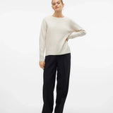 omen’s ivory long-sleeve sweater with classic crew neck for timeless fall outfits, winter fashion, and everyday wear.