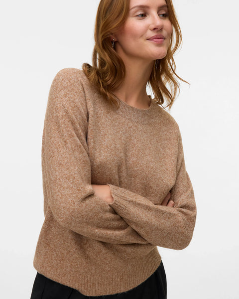 Women’s heathered brown sweater with relaxed silhouette for cozy autumn outfits, office wear, and winter layering.