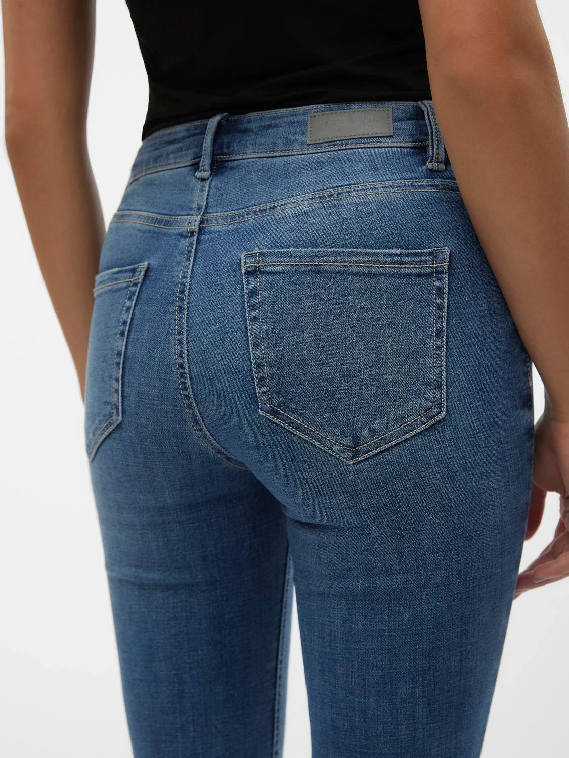 Best selling women’s fitted flare jeans featuring high-rise waist and soft stretch denim for comfortable everyday fashion looks.
