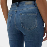 Best selling women’s fitted flare jeans featuring high-rise waist and soft stretch denim for comfortable everyday fashion looks.