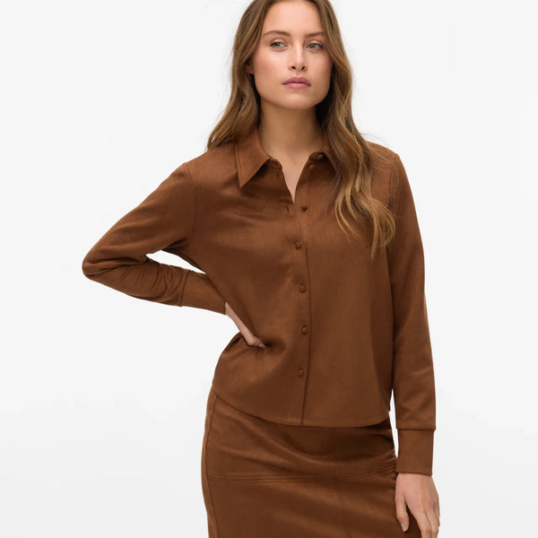 Women’s brown faux suede button-down shirt with long sleeves and collared neckline for elevated fall outfits.