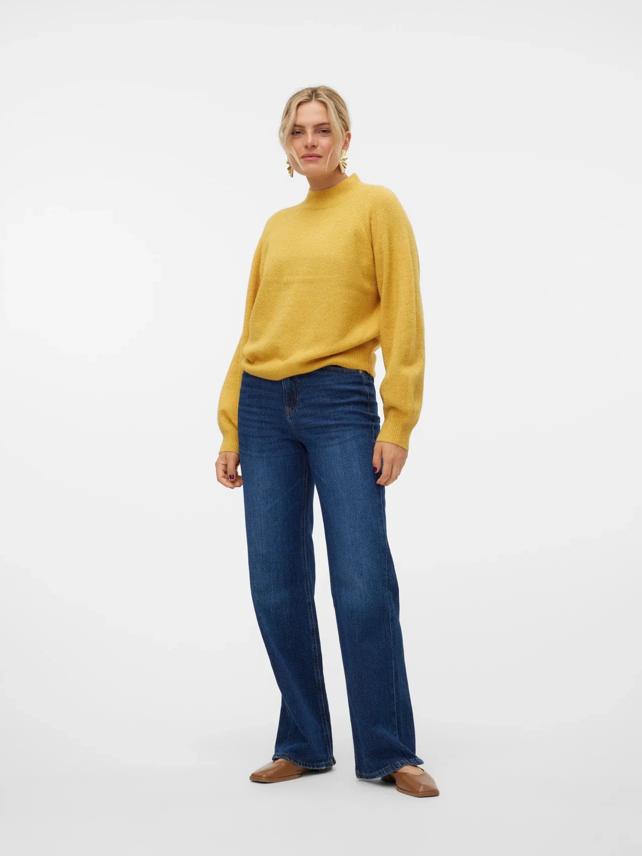Women’s mustard yellow pullover knit sweater for trendy fall fashion and colorful winter outfits.