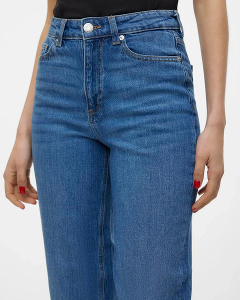 Modern medium wash jeans featuring a high-rise waist and tailored straight silhouette for everyday wear.