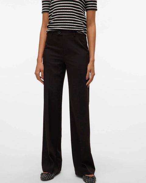 Fashion-editor tailored pants with relaxed fit and elevated monochrome styling